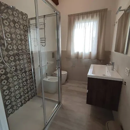 Casa Sorgente Oda ve Kahvaltı San Costanzo